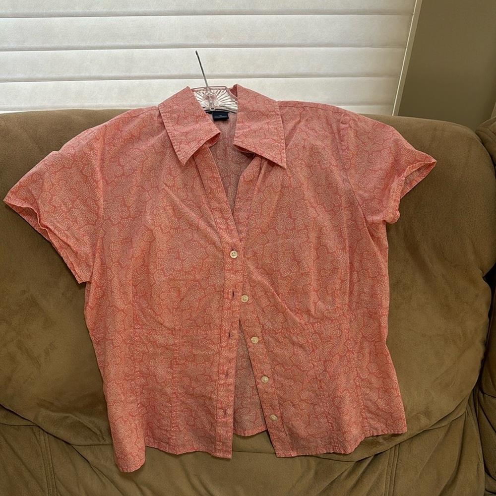 Ann Taylor button down short sleeve shirt. Size: medium